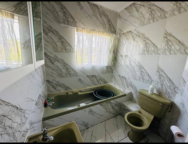 4 BEDROOM FREEHOLD FOR SALE IN EASTWOOD